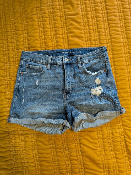 Old Navy Pants - Old Navy 3in Distresses Denim Shorts Size 10